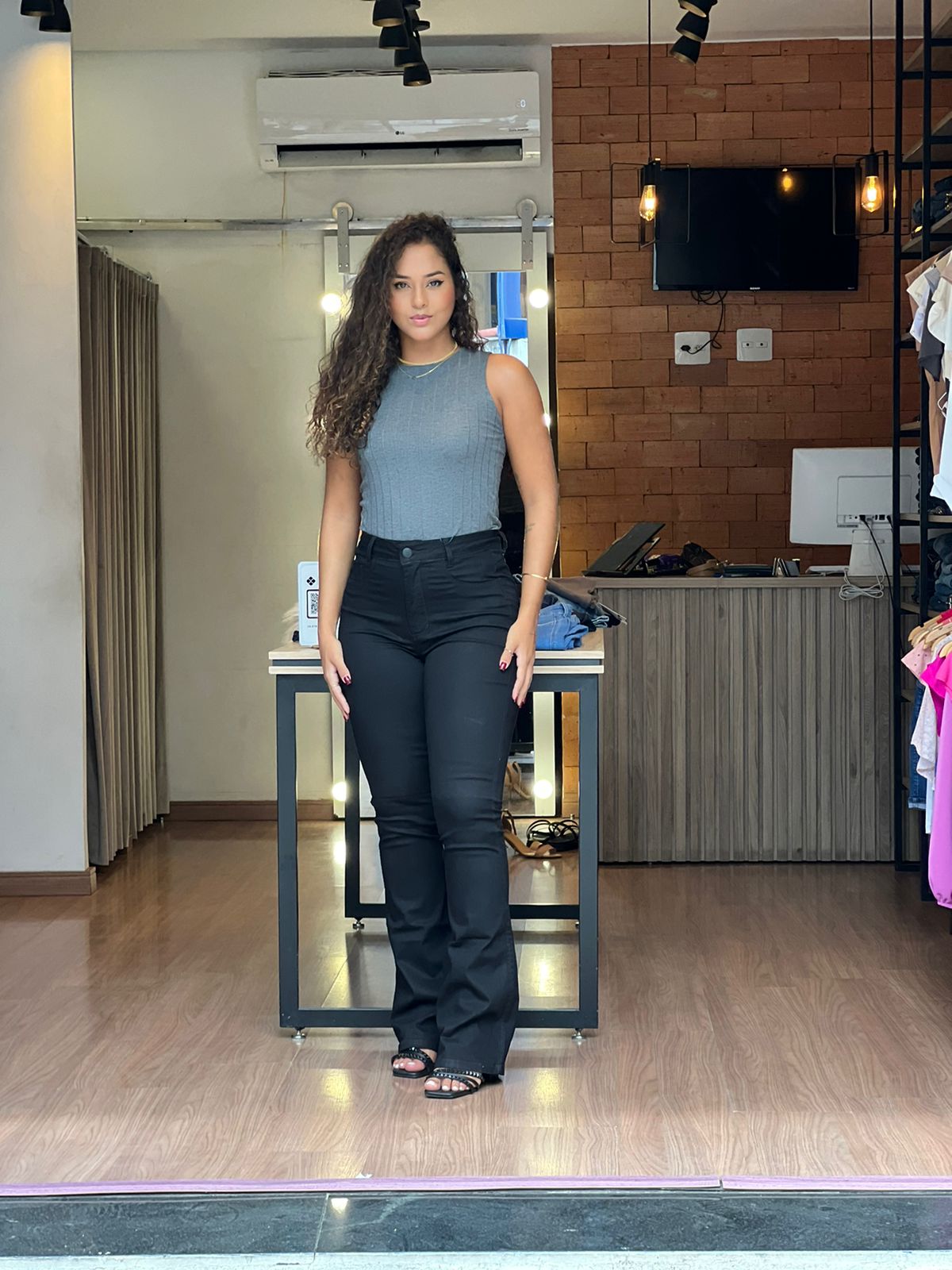 Calça Jeans Valentin Flare Preta 